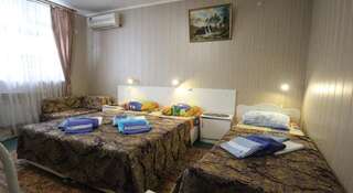 Гостиница  Adler Home Адлер Стандартный трехместный номер-1